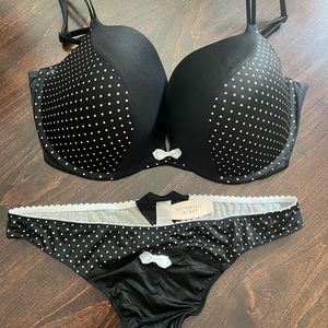 Bra and underwear sent